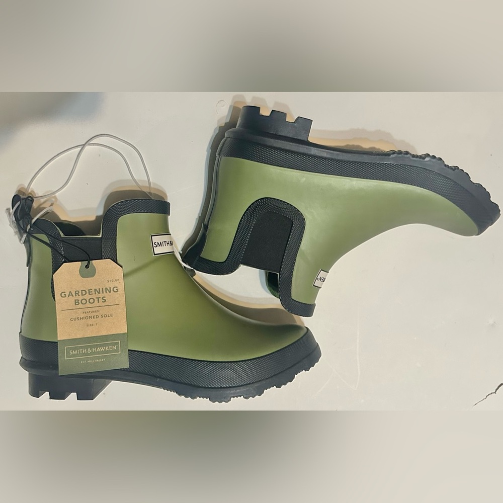 NWT Smith & Hawken Rain Boots Gardening Boots Sz 7 Green
